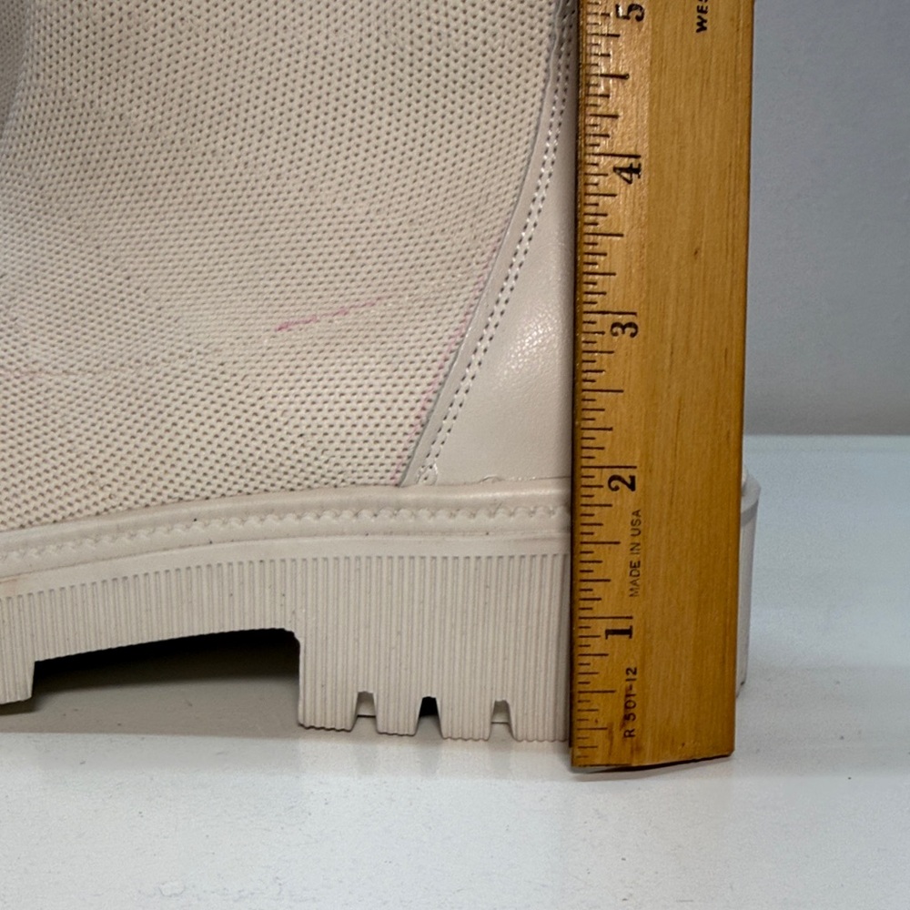 NWOT Cream Lace-Up Chunky Sole Women’s Boots - Picture 6 of 8